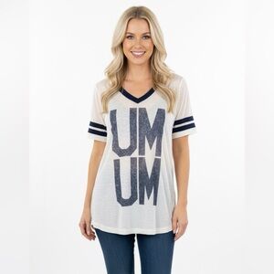 SHOW me your Mumu cuddle boyfriend tee size xsmall
